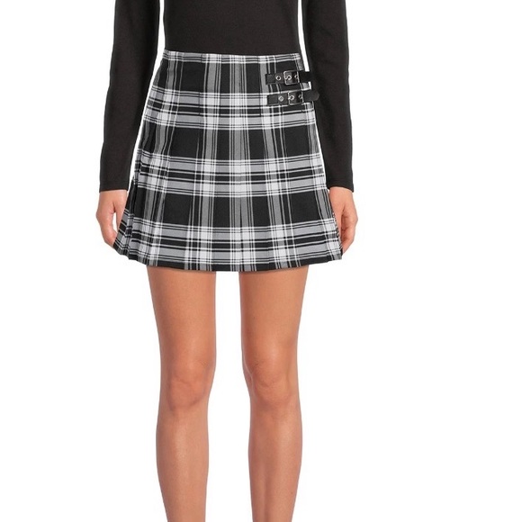 No Boundaries Dresses & Skirts - NWT No Boundaries Black White Plaid Pleated Mini Skirt Buckle XXL 19